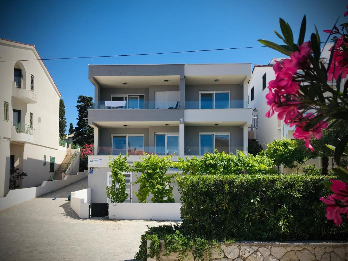 Apartments Luna Novalja Ngoại thất bức ảnh