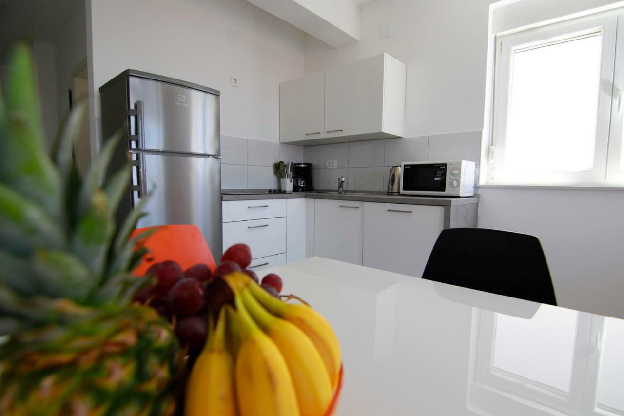 Apartments Luna Novalja Ngoại thất bức ảnh