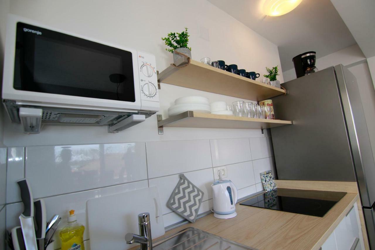 Apartments Luna Novalja Ngoại thất bức ảnh